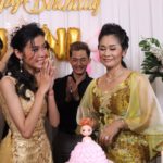 ដាវណ្ណ ចេន្នី រំភើបស្រក់ទឹកភ្នែក ដោយសារម្តាយឲ្យកាដូចិញ្ចៀន នៅថ្ងៃខួបកំណើត