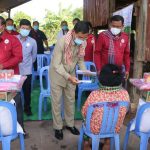 ពលរដ្ឋ​ខូចខាត​ផ្ទះសំបែង​ដោយសារ​ខ្សល់​កន្ត្រាក់ ​៧គ្រួសារ នៅ​ស្រុក​សាម​គ្គីមាន​ជ័​យ ​ទទួល​អំណោយ​ពីសាខ...