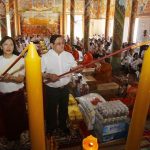 ឯកឧត្តម ខៀវ កាញារីទ្ធ និងលោកជំទាវ នាំយកទៀនចំណាំព្រះវស្សា បច្ច័យនិងទេយ្យទាន ប្រគេនដ...