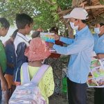 អនុ​សា​ខា​កាក​បាទ​ក្រហម​កម្ពុជា ស្រុក​កំពង់​លែង ចុះ​ផ្សព្វ​ផ្សាយ​​ពីវិធី​​ការពារ​ជម្ងឺ​កូវីដ ១៩​ ជូន...
