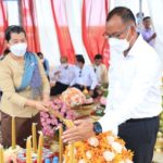 លោក​ជំទាវ​កិត្តិ​សង្គហ​បណ្ឌិត ម៉ែន សំអន អញ្ជើញបួង​សួង​សុំសេច​ក្តីសុខ សេចក្តីចម្រើន​ ជូនដល់​ប្រទេសជាត...