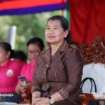 លោកជំទាវកិត្តិសង្គហបណ្ឌិត ម៉ែន សំអន សរសើរអាជ្ញាធរខេត្តកំពង់ឆ្នាំងដែលបានរៀបចំពិធ...