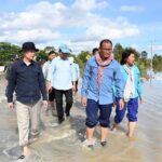 អភិបាល​ខេត្ត​កំពង់​ឆ្នាំង​ អ្នក​តំណាង​រាស្ត្រ​ និង​មន្ត្រី​ក្រុម​ការងា​រ​ចុះ​ពិនិត្យ​ស្ថាន​ភាព​ជំនន់...
