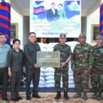 សម្តេច​បវរ​ធិបតី​ និង​លោក​ជំទាវ​បណ្ឌិត​ ឧបត្ថម្ភ​គ្រឿង​​ឧបភោគ​បរិភោគ​ ជូន​ដល់​តំបន់​ប្រតិបត្តិ​ការ​ស...