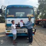 ប៉ូលីស​ចរាចរណ៍​ខេត្ត​កំពង់​ឆ្នាំង​ ហៅ​អ្នក​បើក​ឡាន​​ធំ​​ម្នាក់​មក​ដុះ​ក្អែល​ក្រោយ​ពី​បើក​ប​រ​ចូល​គន្...